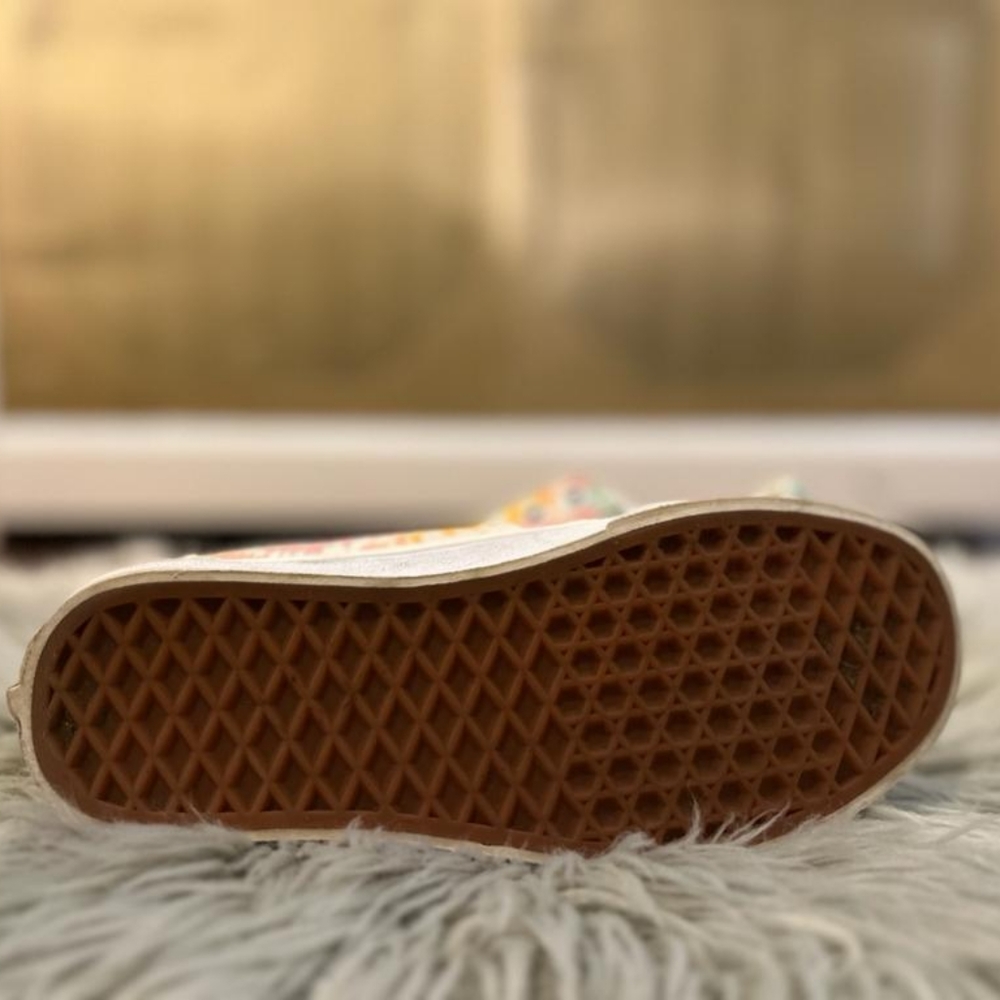 Vans - Picture 4 of 7